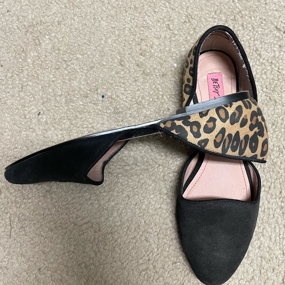 Betsey Johnson flats with leopard print heal detail